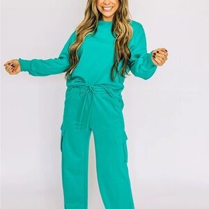 Teal long sleeve cargo pant set - Womens size medium - NEW!